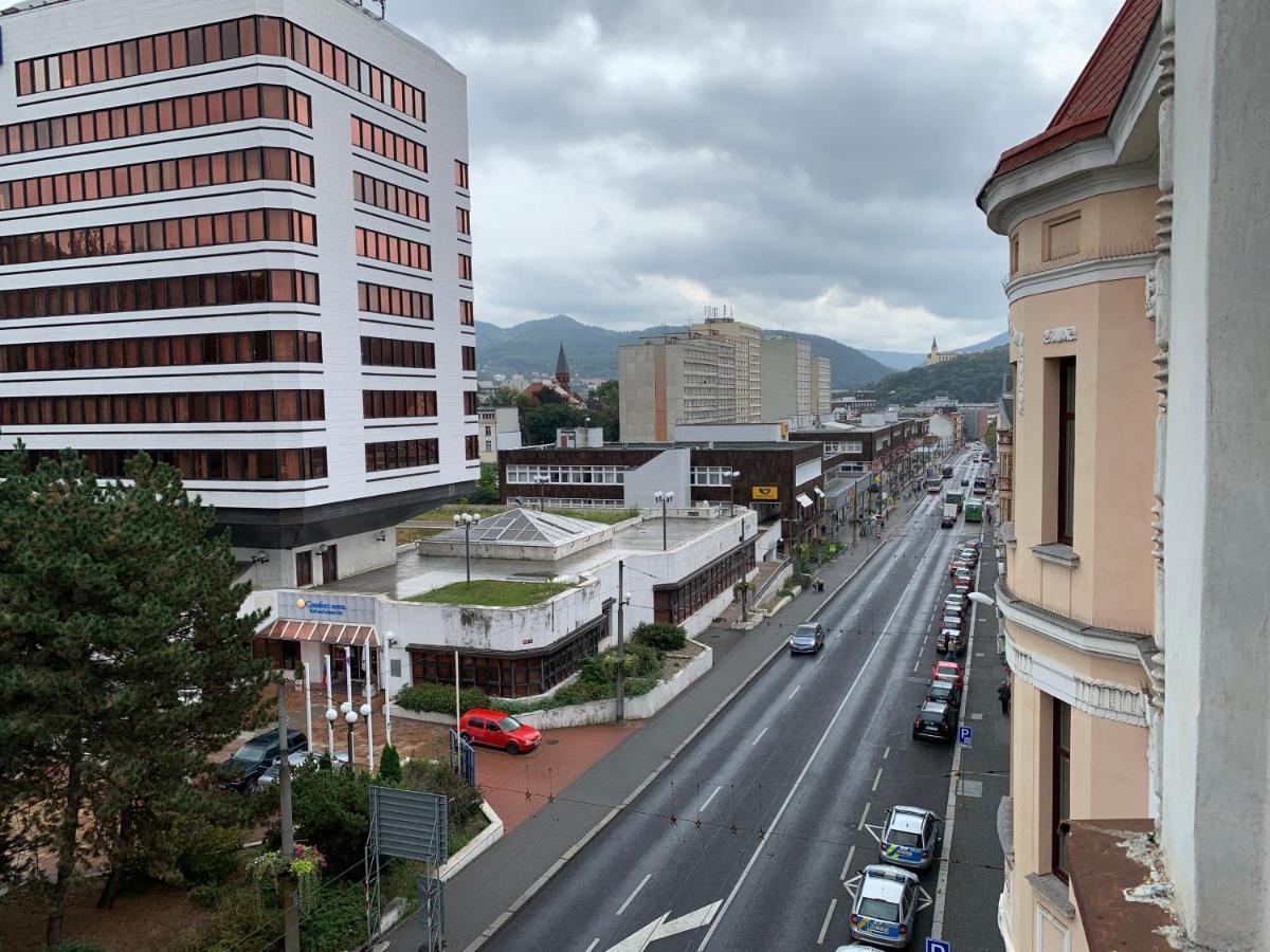 Centrum 403 *